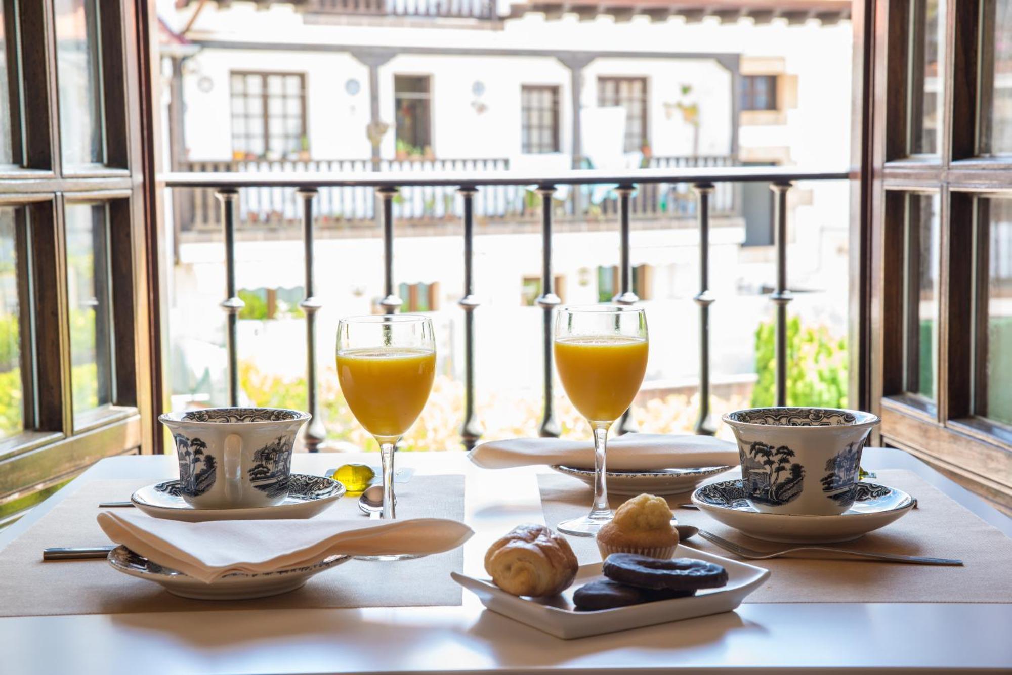 Apartamentos Capriccio Santillana del Mar Esterno foto